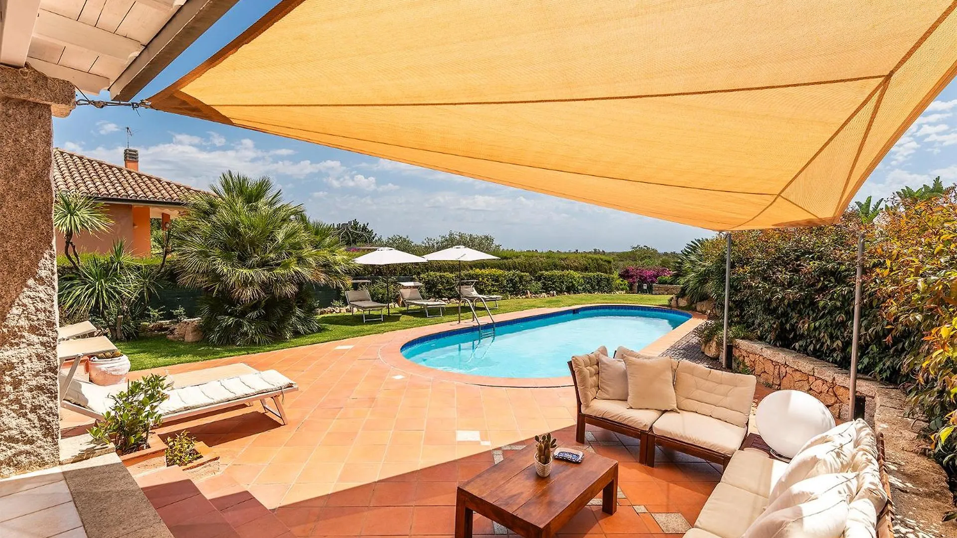 Oasi Colombina, Private Pool Vila Is Molas Villa